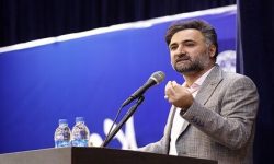 دانشگاه محل گفتگو، بحث، استدلال و کار گروهی است/ دانشجویان آزاداندیشی را تجربه کنند