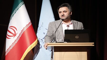دهقانی فیروزآبادی: از توسعه پلتفرم ساخت، تولید و تامین اقلام حمایت می‌کنیم