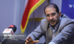 معاون آموزشی وزارت علوم: نصف صندلی‌های دانشگاه‌ها بورس صنعت می شود