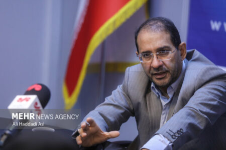 معاون آموزشی وزارت علوم: نصف صندلی‌های دانشگاه‌ها بورس صنعت می شود