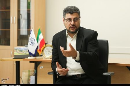 مدیرکل بورس و اعزام دانشجویان: ۱۰۰هزار ایرانی خارج از کشور تحصیل می‌کنند