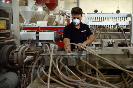 اشتغال دانشجویان دانشگاه فنی‌ و حرفه ای اصفهان در وضعیت مطلوبی قرار دارد