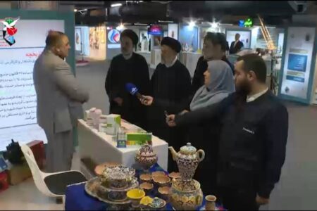 بازدید رییس جمهور از غرفه صندوق اشتغال و کارآفرینی ایثارگران