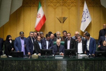 حقوق نمایندگان مجلس چقدر است؟/ نصیرپور:نماینده ها حق ماموریت و اضافه‌ کار نمی گیرند/