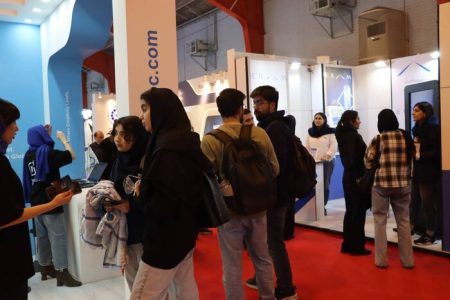 پانزدهمین نمایشگاه کار دانشگاه صنعتی شریف افتتاح شد